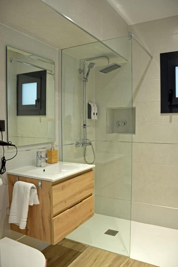 Alojamientos Lola, Suite Con Jacuzzi Беналуп-Касас-Вьехас Экстерьер фото